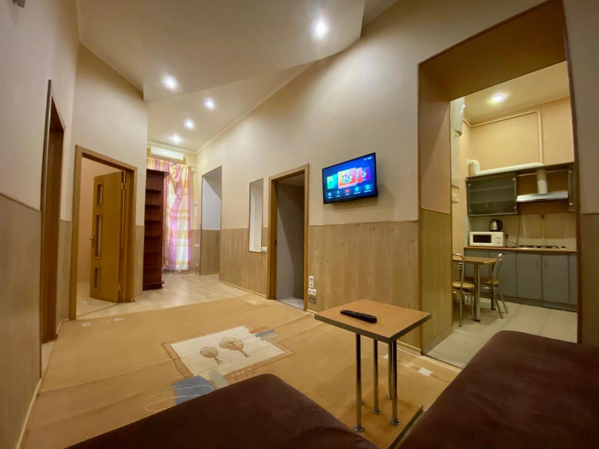 Central Apartments Одеса Екстериор снимка