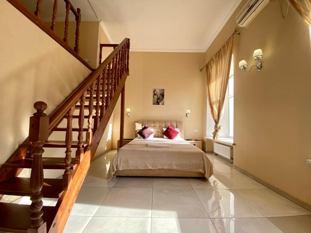 Central Apartments Одеса Екстериор снимка