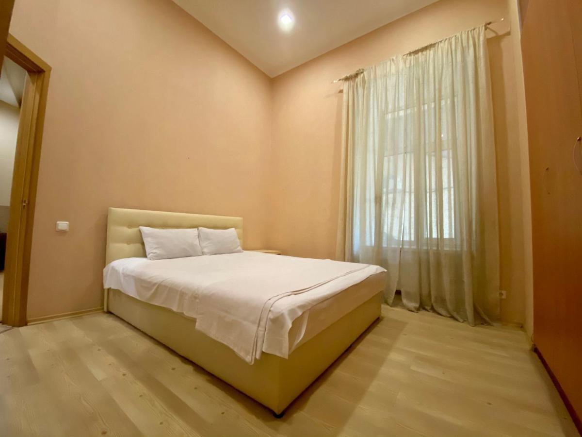 Central Apartments Одеса Екстериор снимка