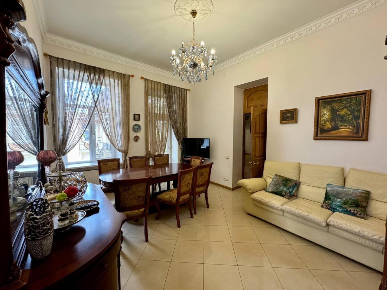 Central Apartments Одеса Екстериор снимка