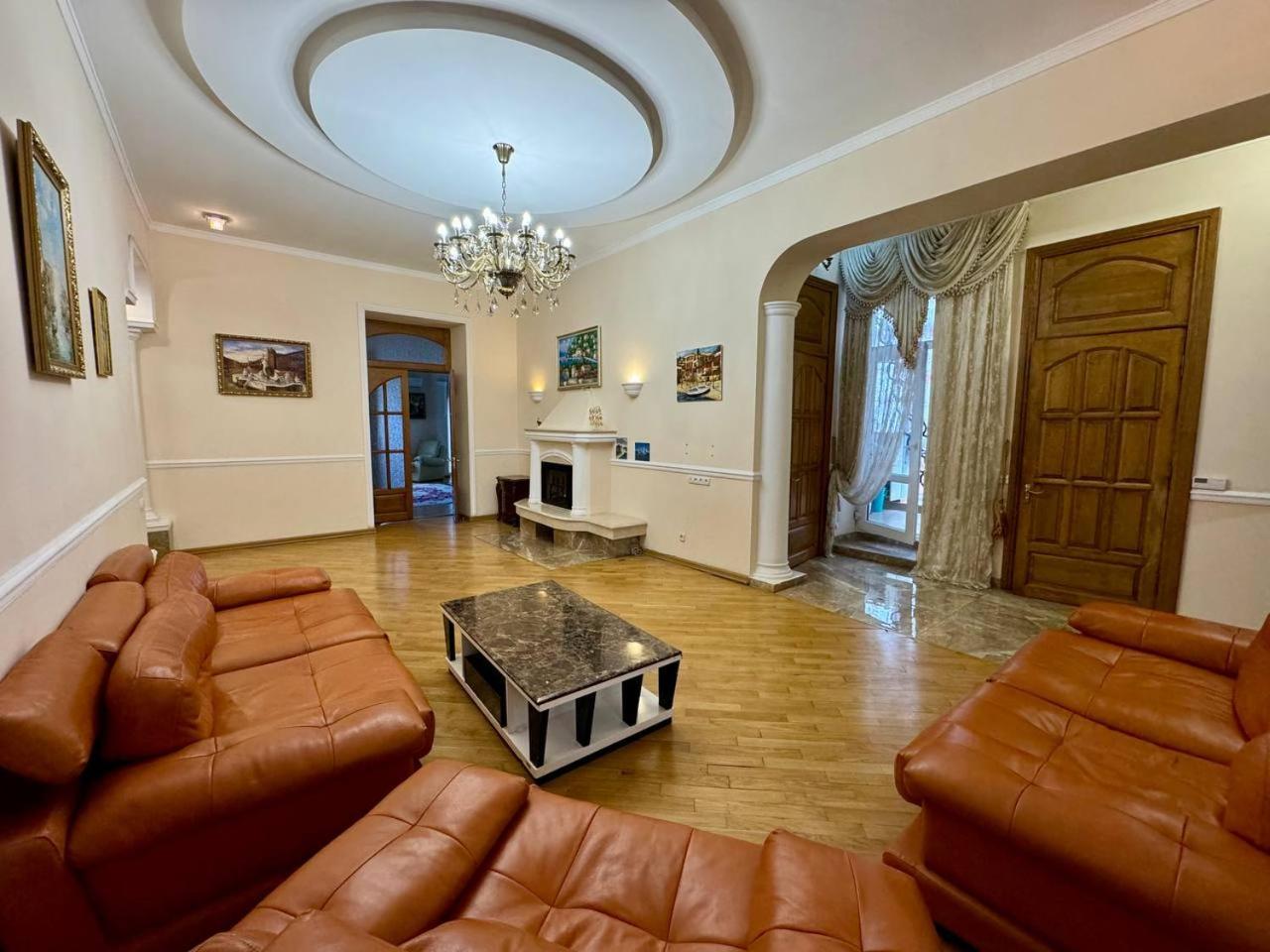Central Apartments Одеса Екстериор снимка