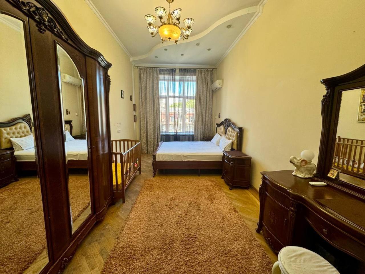 Central Apartments Одеса Екстериор снимка